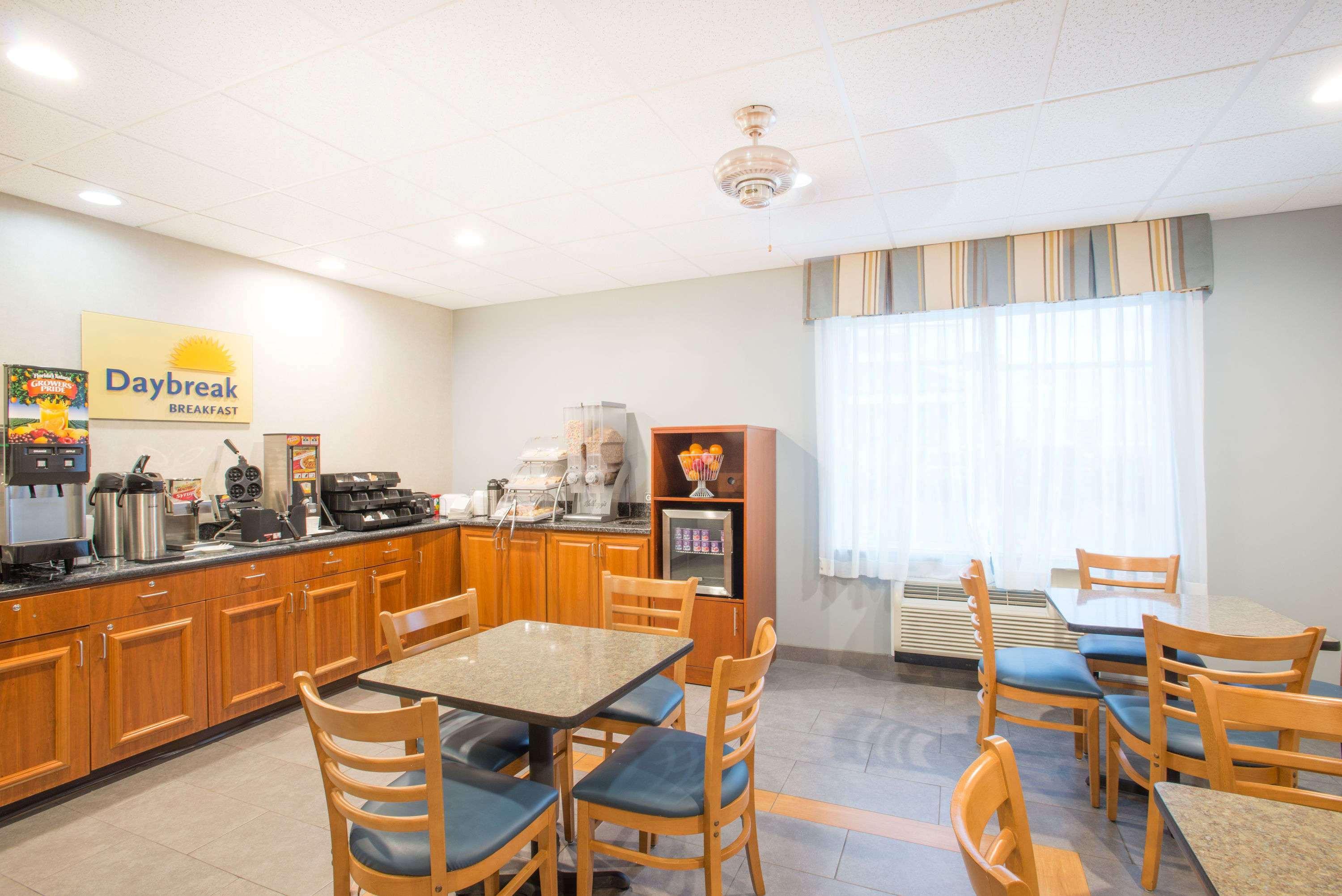 Evans Mills Days Inn By Wyndham Watertown Fort Drum מראה חיצוני תמונה