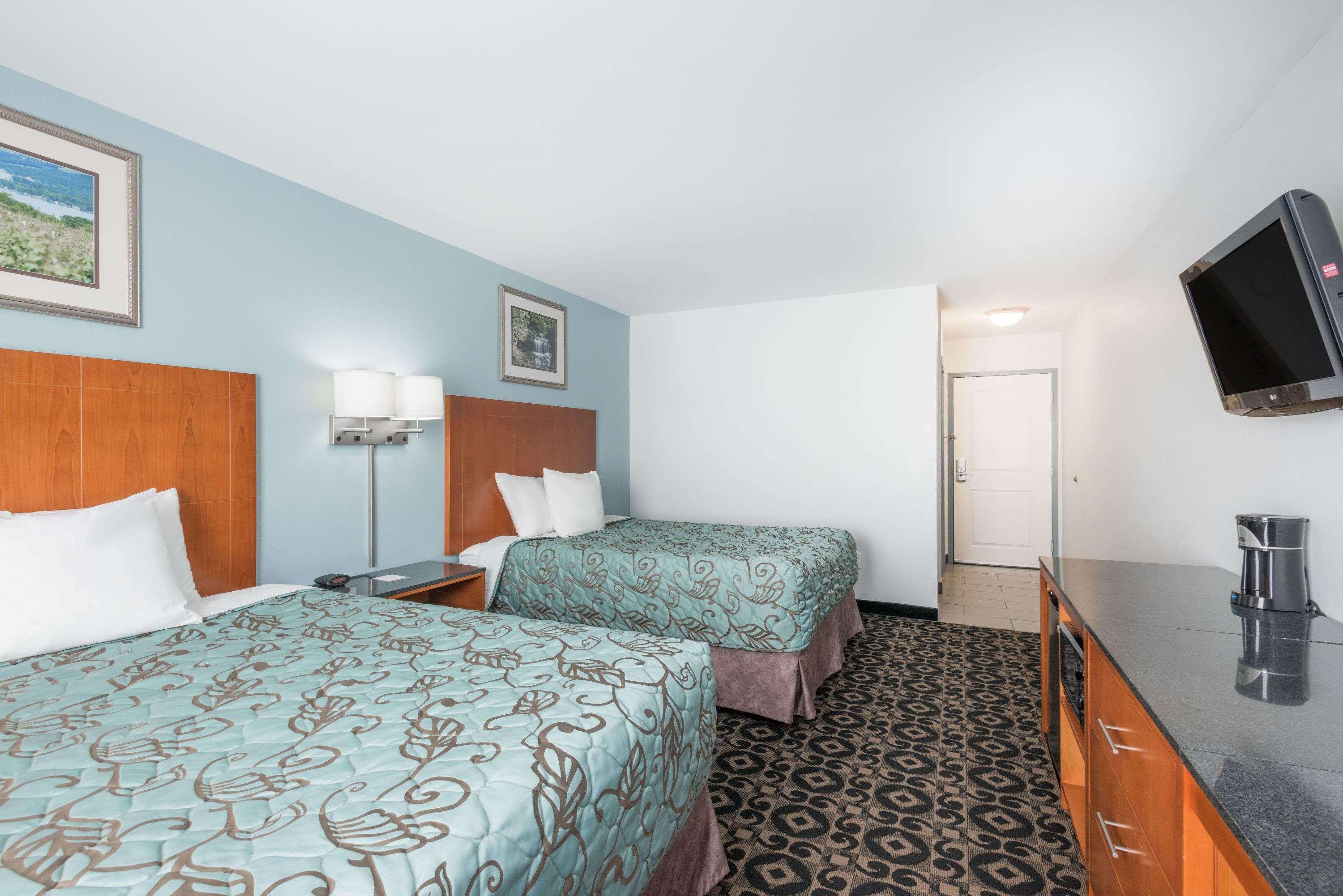 Evans Mills Days Inn By Wyndham Watertown Fort Drum מראה חיצוני תמונה