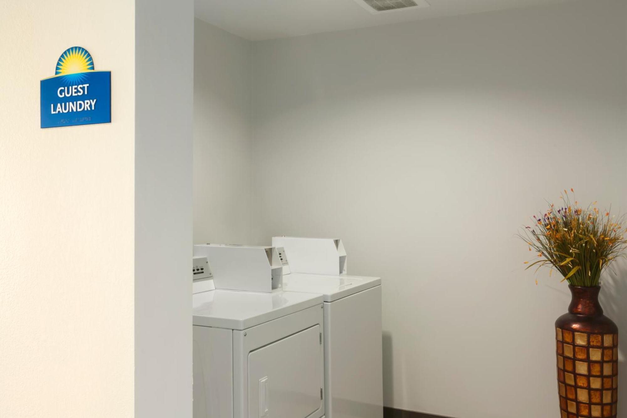 Evans Mills Days Inn By Wyndham Watertown Fort Drum מתקנים תמונה
